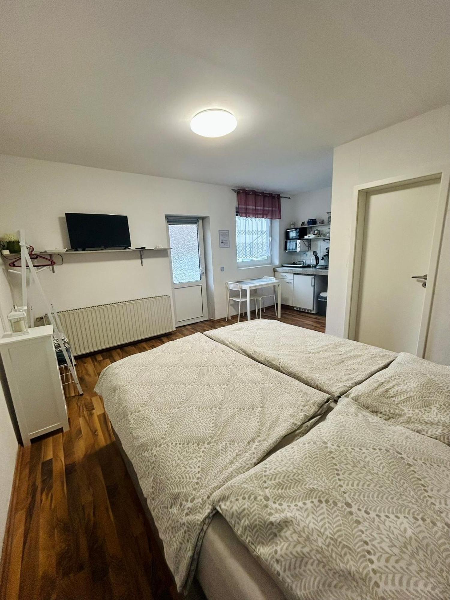 Easystay#1 Cozy Studio In Kliniknaehe, Mit Netflix,Kueche & Bad باد اوينهاوسن المظهر الخارجي الصورة