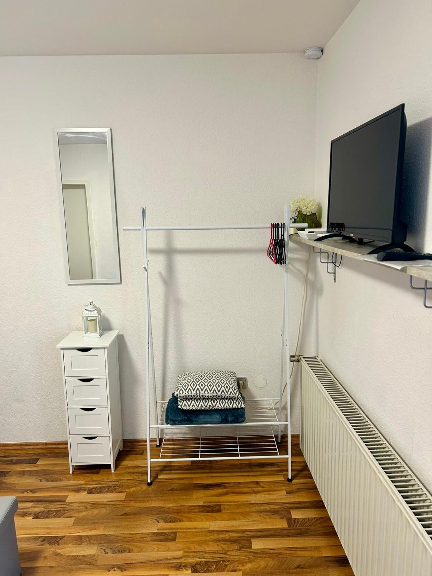Easystay#1 Cozy Studio In Kliniknaehe, Mit Netflix,Kueche & Bad باد اوينهاوسن المظهر الخارجي الصورة